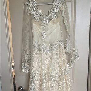 Elegant Lace Wedding Dress